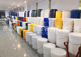 源大师ai文章自动生成系统吉安容器一楼涂料桶、机油桶展区